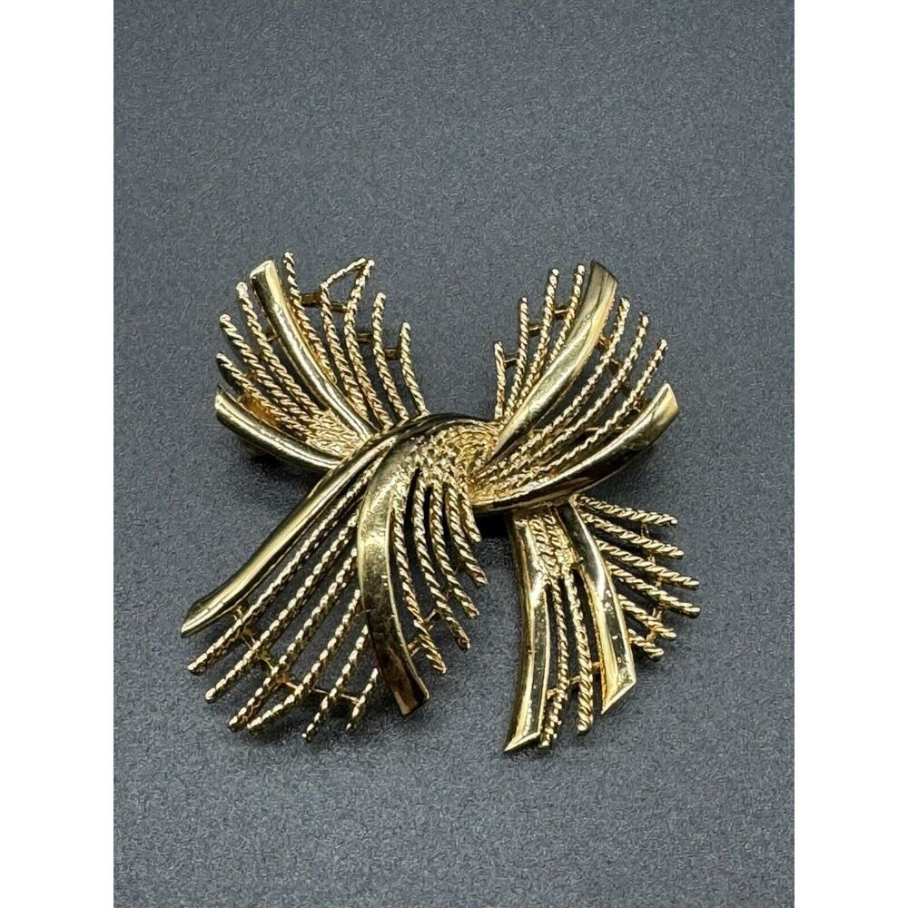 Vintage Open Textured Abstract Ribbon Bow Gold Colored Brooch Pin Jewelry